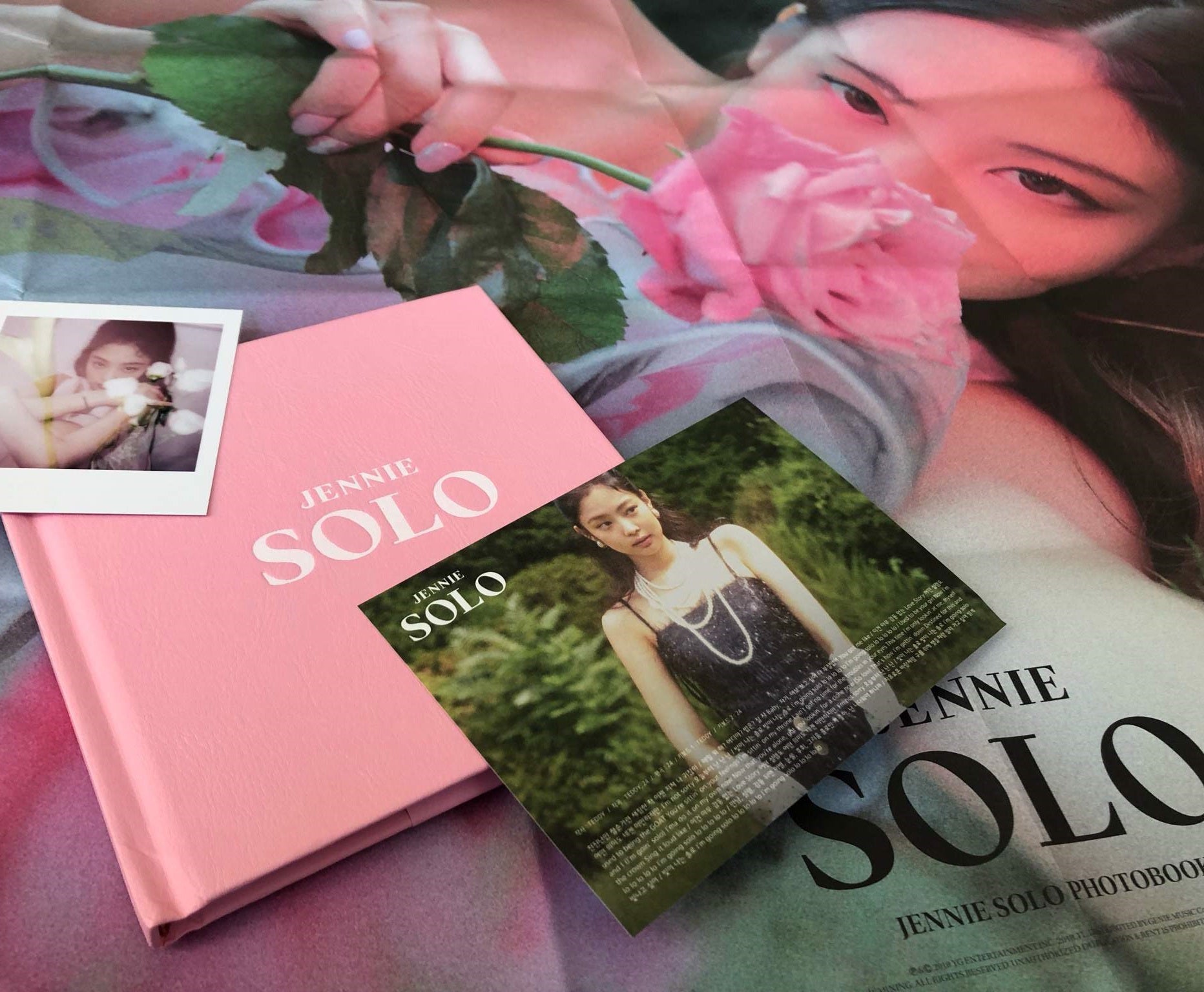 سولو للمغنيه جيني | (ONE) BLACKPINK - JENNIE SOLO PHOTOBOOK