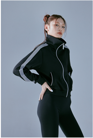 LE SSERAFIM TRACK PANTS Black Sサイズ　ルセラ LE SSERAFIM（ル セラフィム）の「LE SSERAFIM × ZOZOTOWN SWEAT PANTS