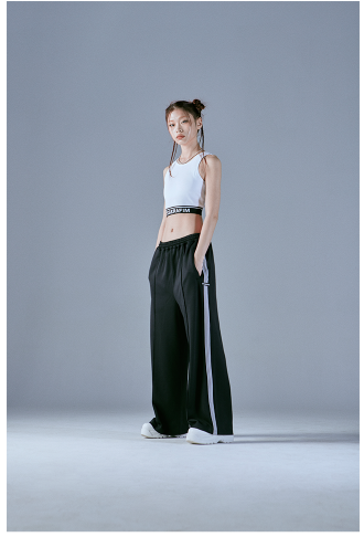 ONE) LE SSERAFIM Track Pants (Black) – Memoo